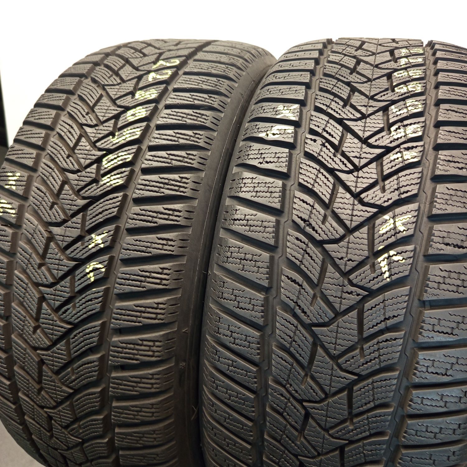 235/45R18 Dunlop WinterSport5