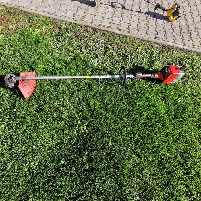 Podkaszarka spalinowa Oleo-Mac 8260