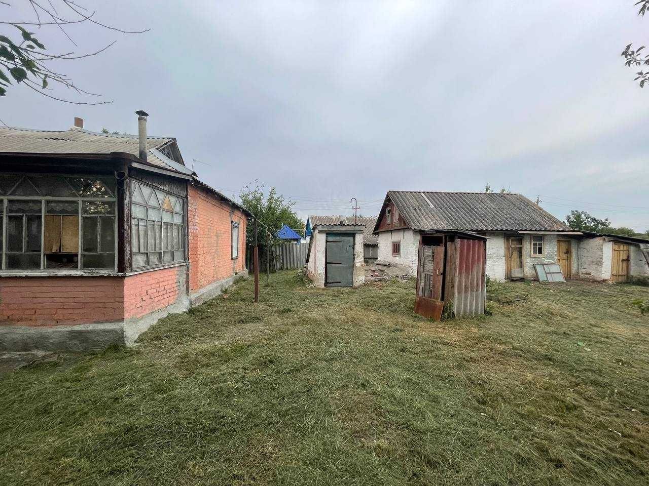 Продається будинок з земельною ділянкою в смт. Диканька