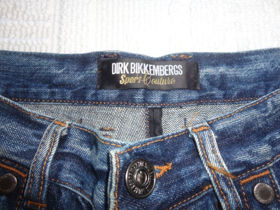Vendo jeans Dirk Bikkembergs de corte italiano em ótimo estado
