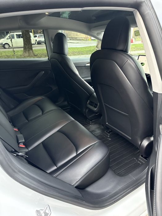 Tesla Model 3 рестайлінг 2021