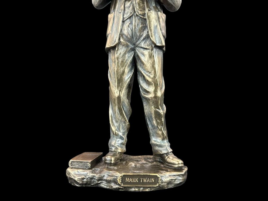 Stojący Mark Twain Veronese Wu77278a4