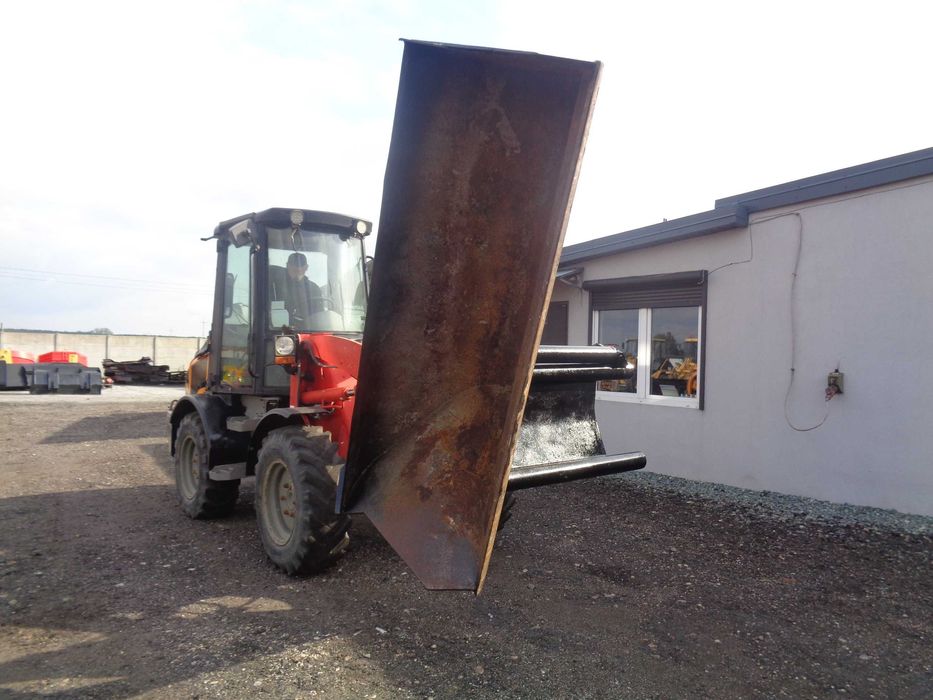 Ładowarka JCB 407 B ZX + łyżka bocznego wysypu 2005 r