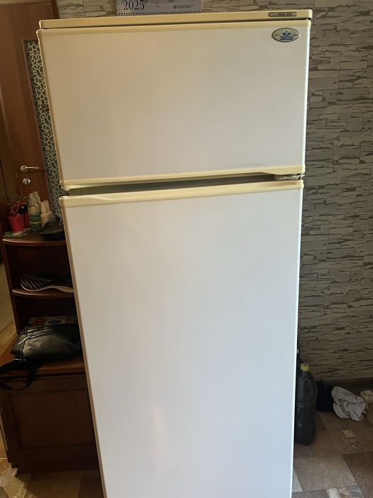 Продам холодильник Атлант