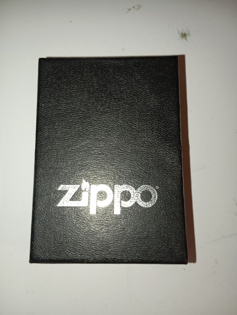 Зажигалка Zippo, бензиновая