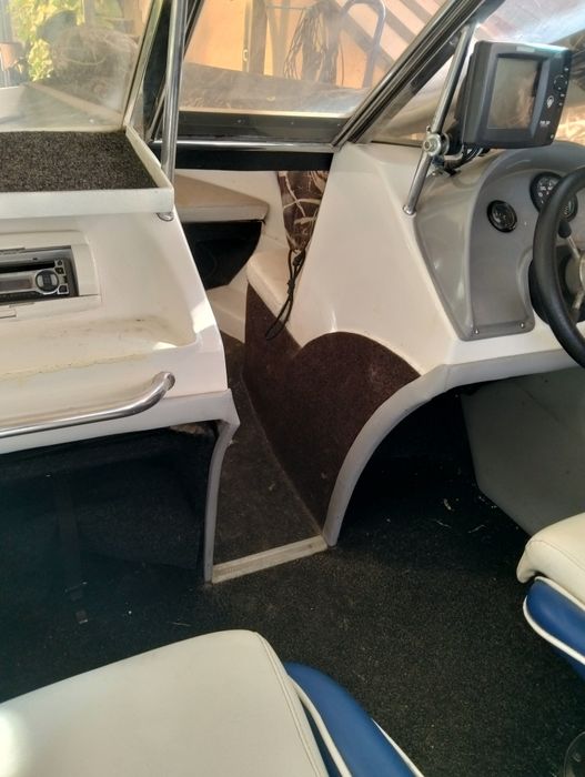 Прогулочний катер Волна 490