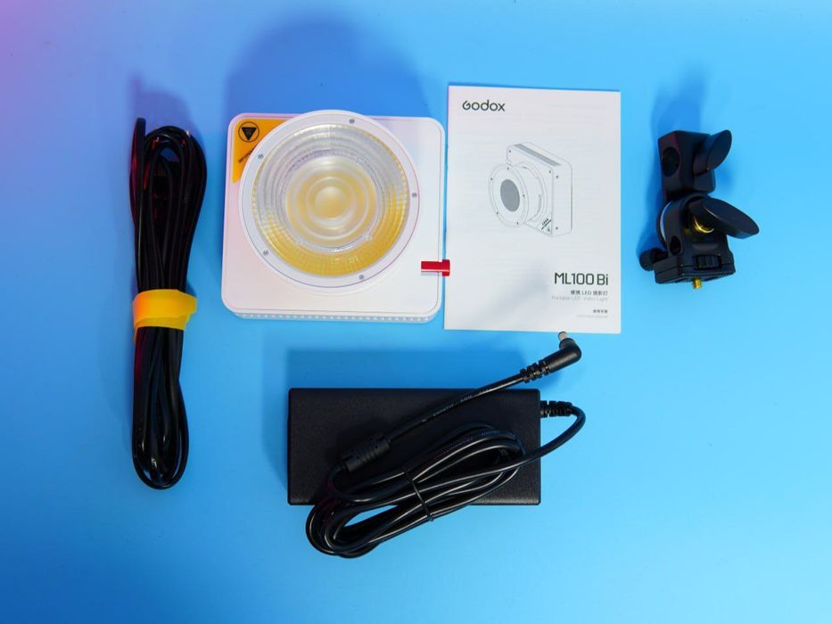 Постійне LED світло Godox ML100 Bi