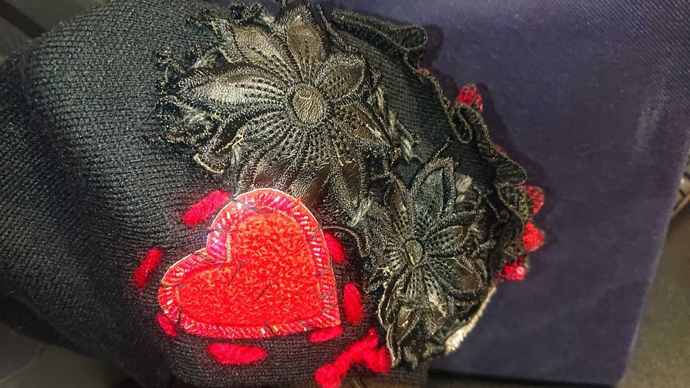 Берет жіночій із ручним дизайном, Італія