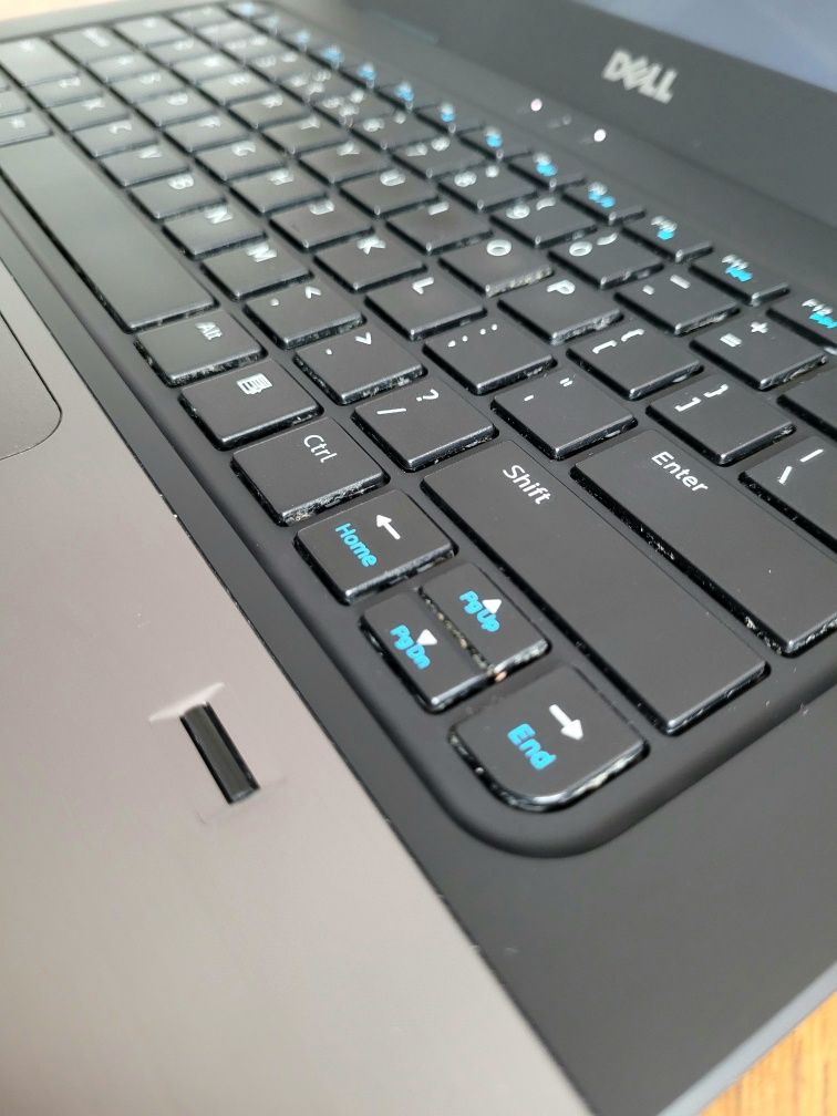 Dell vostro 5470 i5/ssd/Win11Pro 2 karty graficzne.