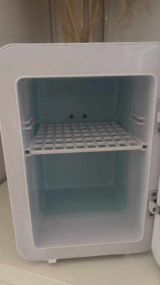 Adler AD 8085 Mini lodówka z lustrem 4L AC/DC