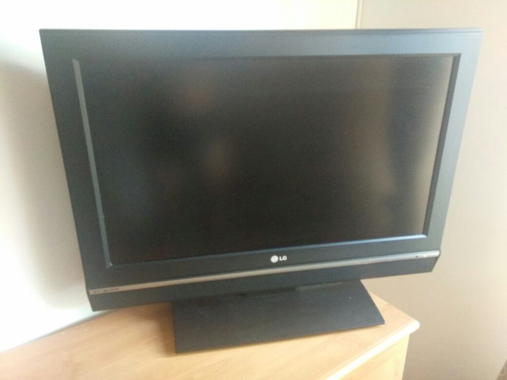 Tv LCD LG 32" impecável