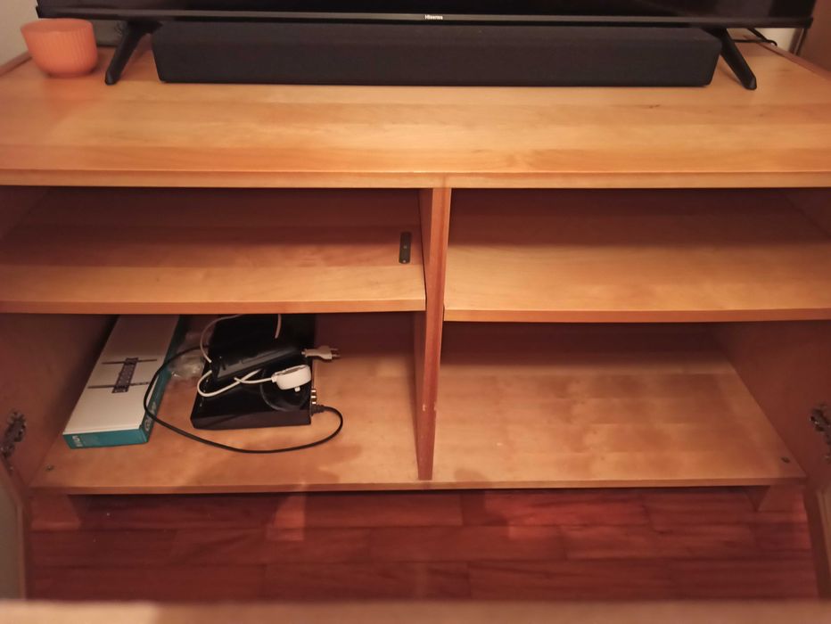 Móvel tv com portas IKEA