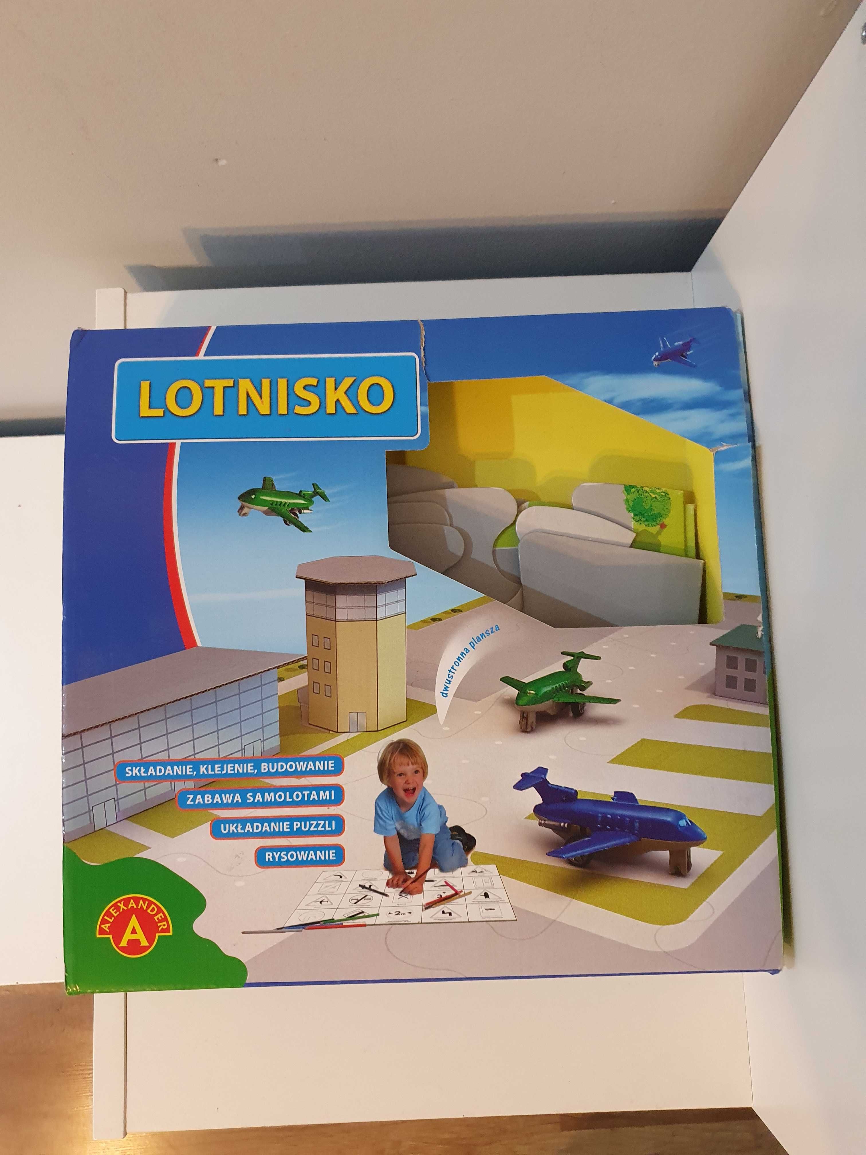 Makieta lotniska z puzli+ samolot