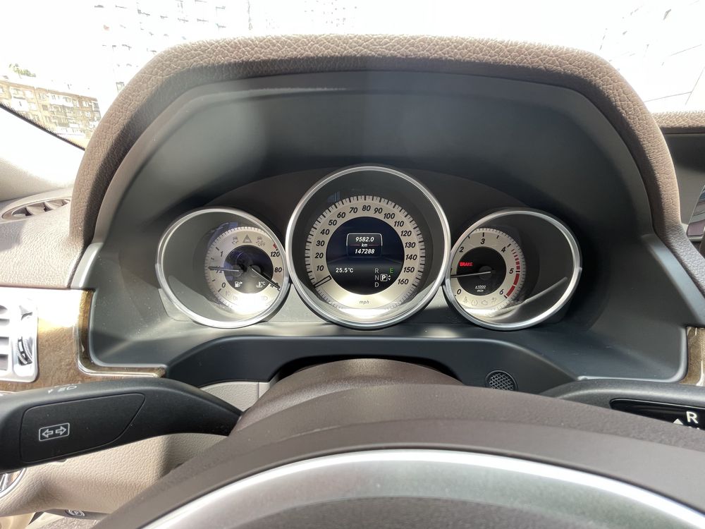 Mersedes-Benz E-Class 2015рік