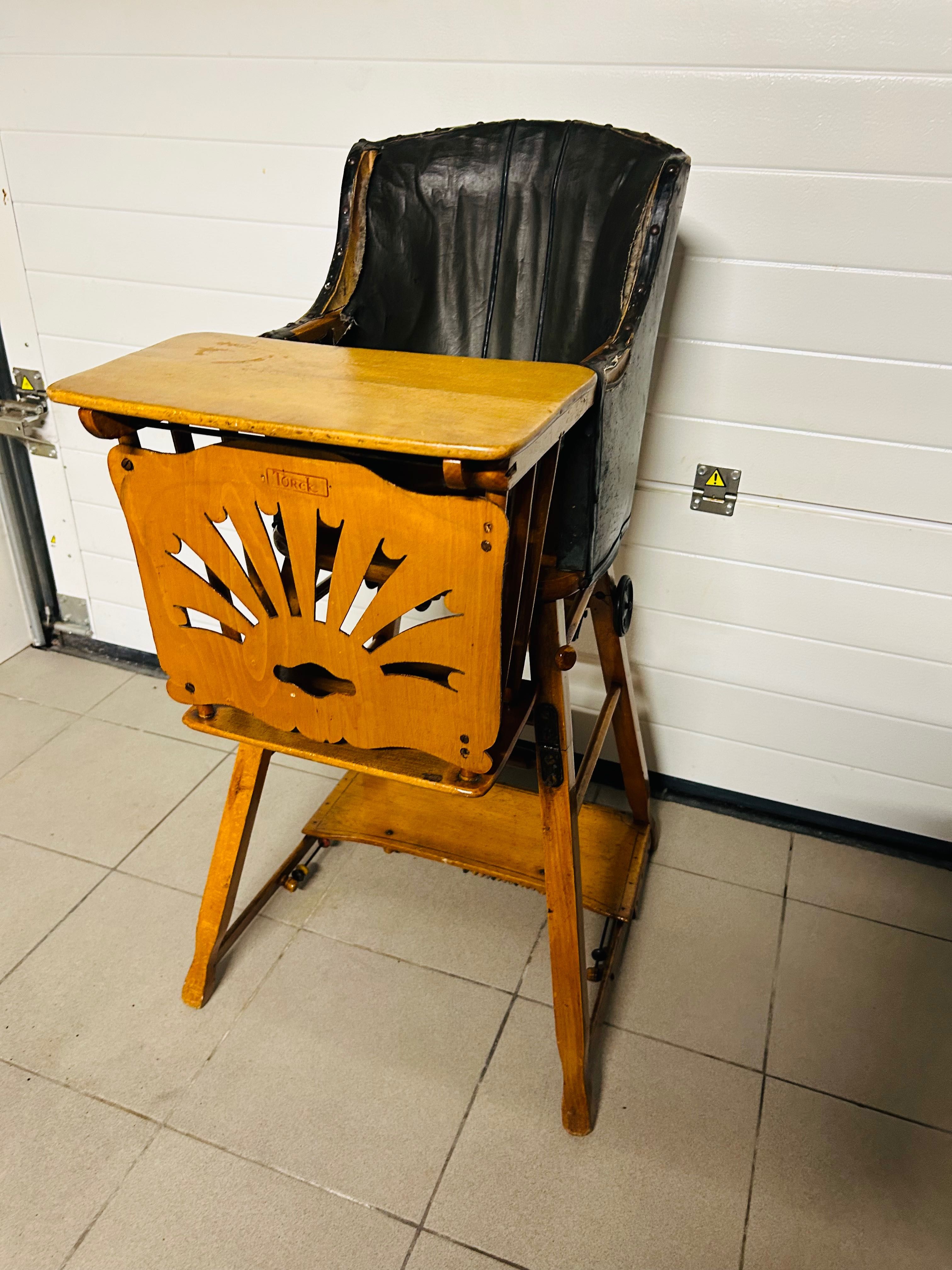 stare drewniane krzesło dziecięce lata 50 te