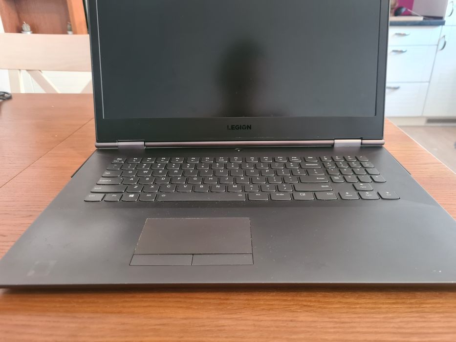 Lenovo Legion Y740-17IRHg i7-9750H/16GB RTX2070 Max-Q 144HZ