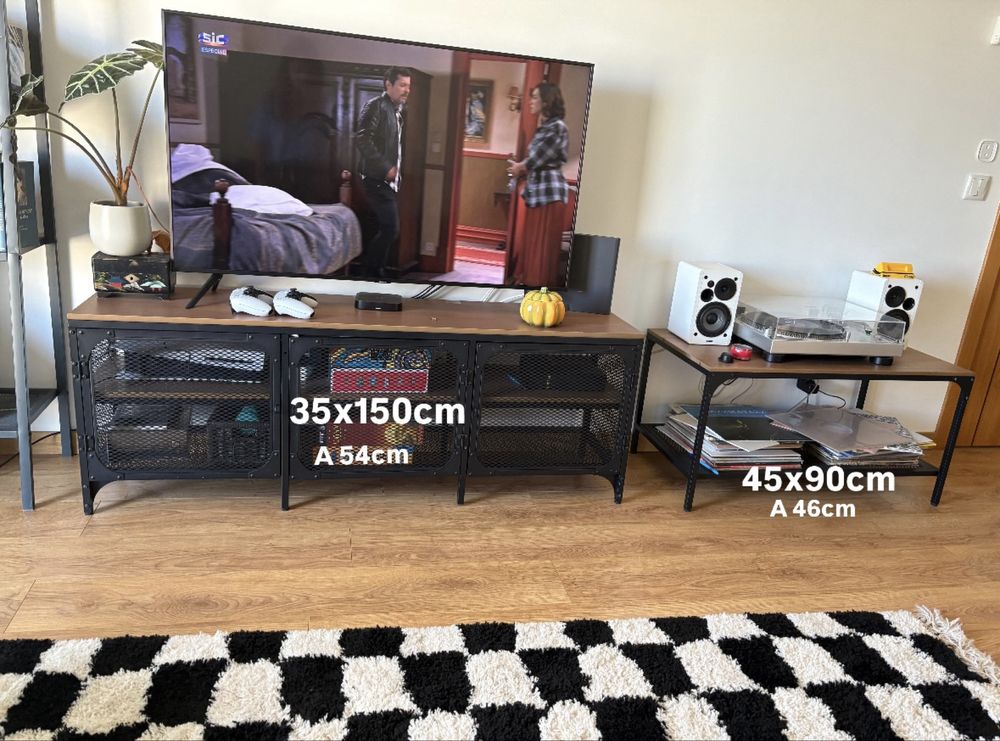 Movel TV + mesa pequena