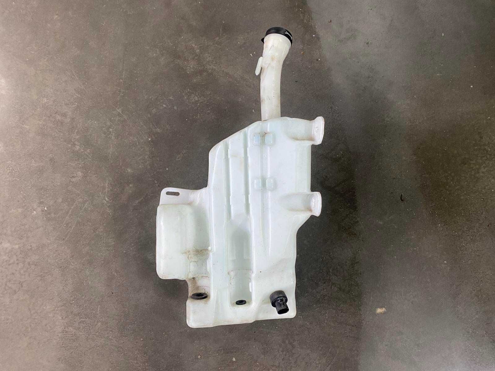 Бачок омивача Chevrolet Malibu 11-16р. 13240935,401140137