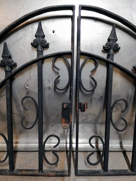 Drzwiczki otwierane kraty stalowe do okienka kominka dekoracji 53 x 48