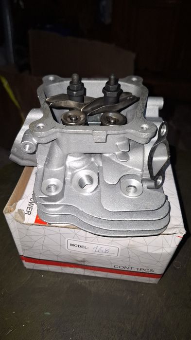 Головка блоку циліндрів генератора 168F у зборі (6,5 Hp).

Комплектуєт