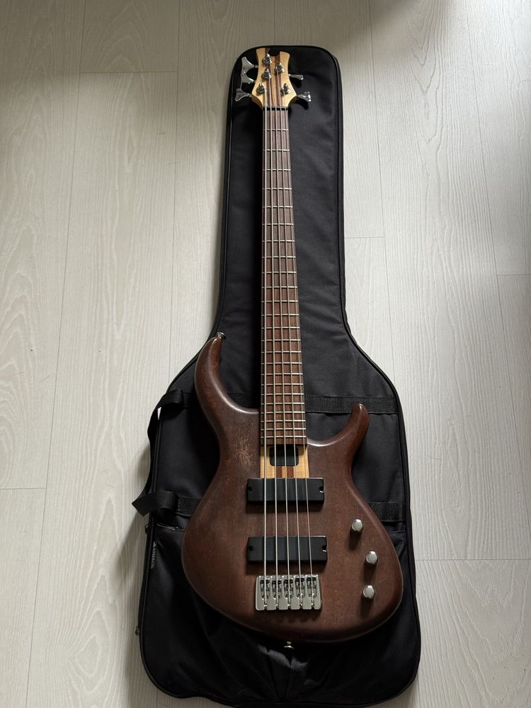 Gitara basowa 5 strun Lutnik Langowski handmade