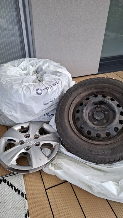Opony zimowe 195/65 R15 , koła, felgi, kołpaki. Komplet 4szt.