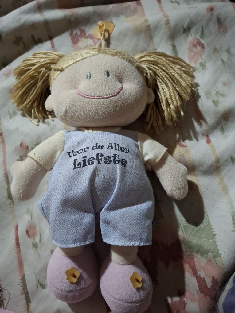 Boneca de pelúcia