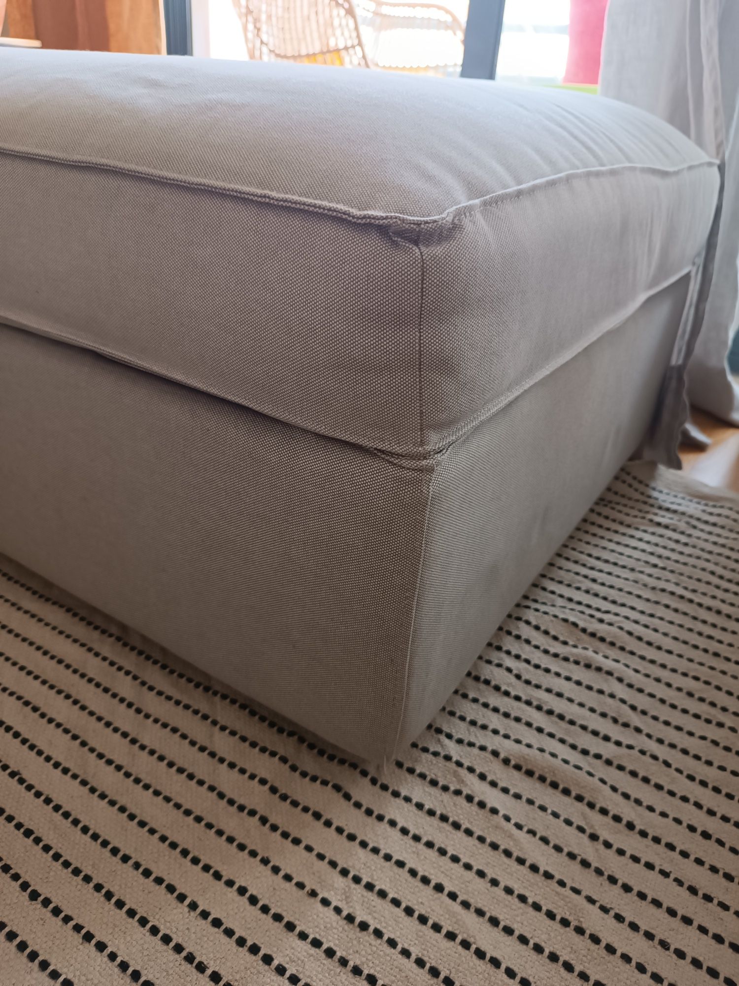 Pufe/ repousa pés Kivik da Ikea