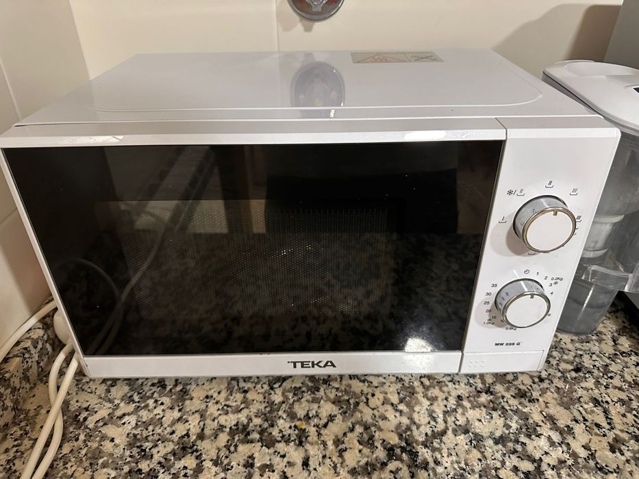 Microondas da marca TEKA