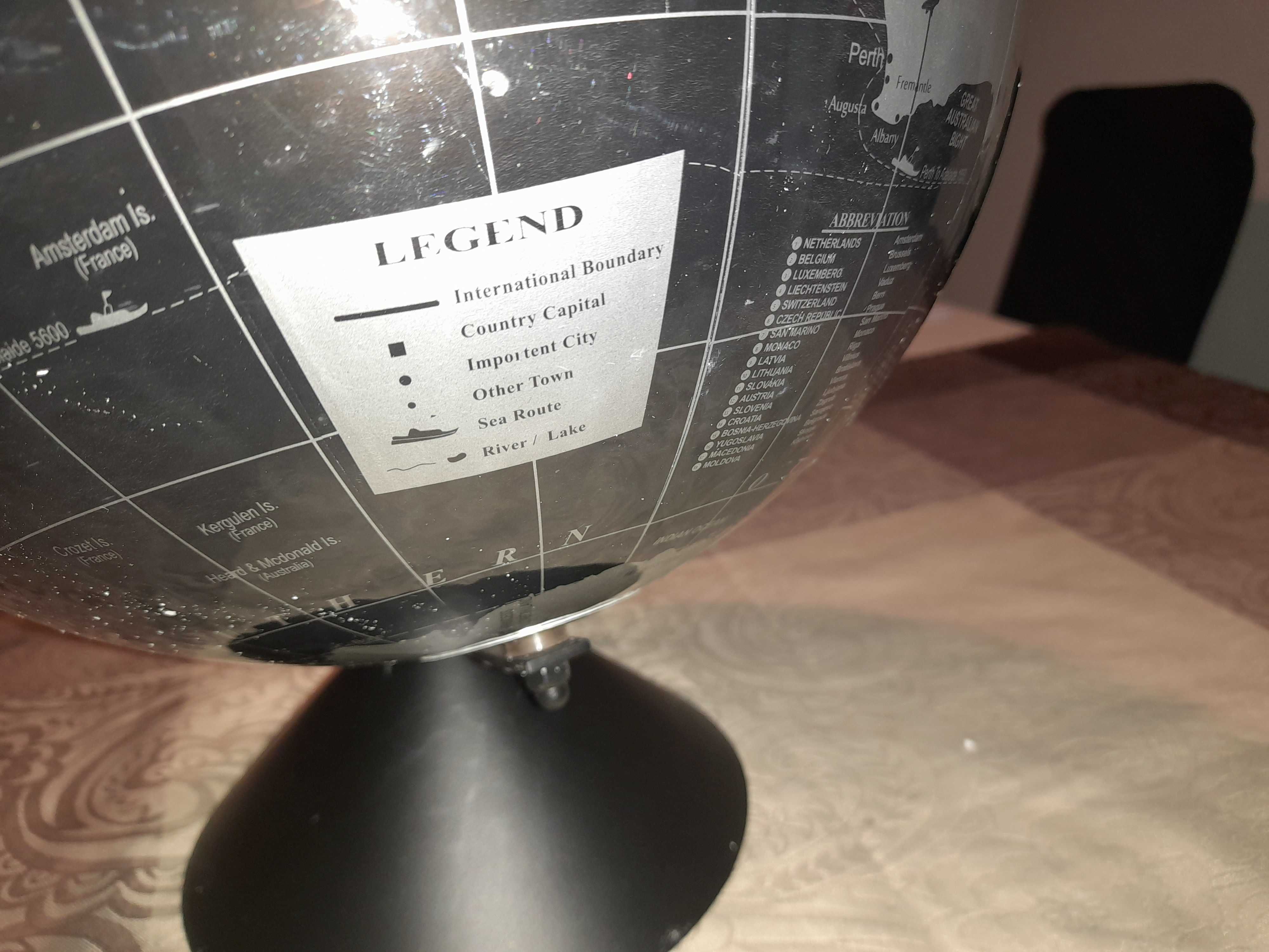 Obiekt dekoracyjny Kare Design 53927Globe Top, Globus