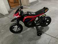 Moto eléctrica infantil