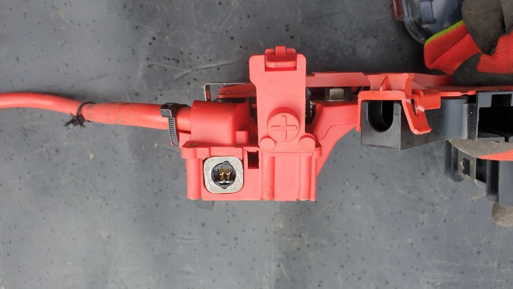 Bmw f07 5gt f10 f11 klema pirotechniczna plusowa