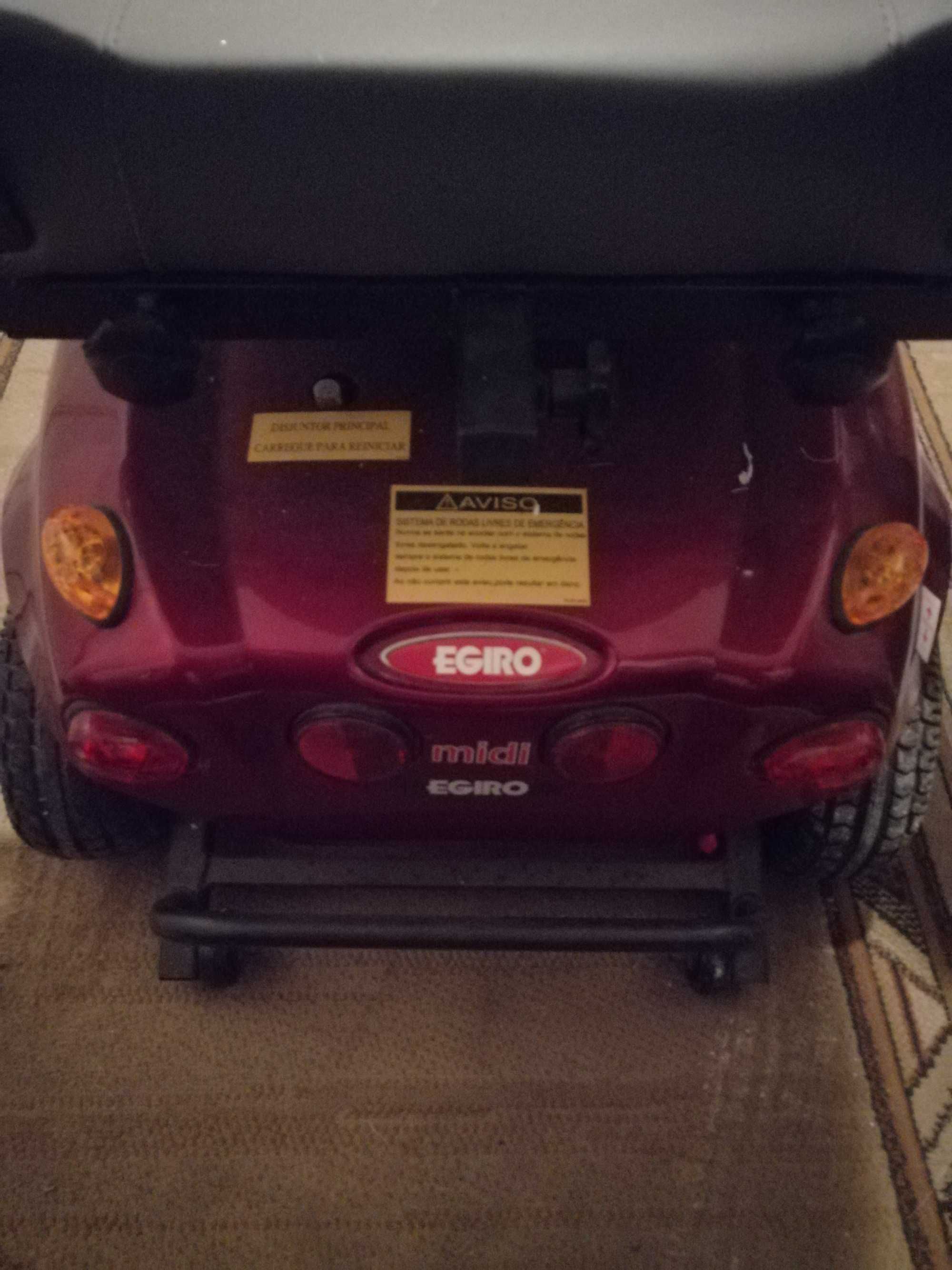 Scooter elétrica para mobilidade reduzida.