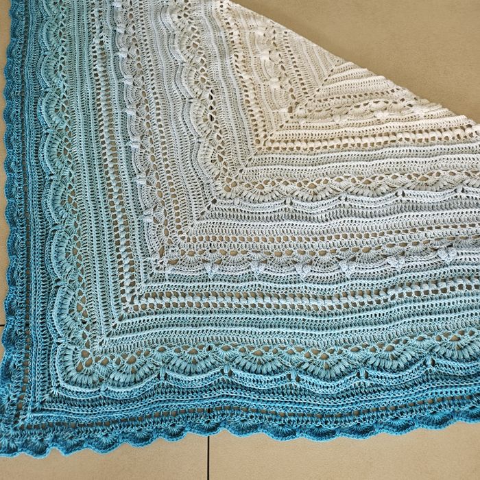 Chusta robiona na szydełku rękodzieło Handmade