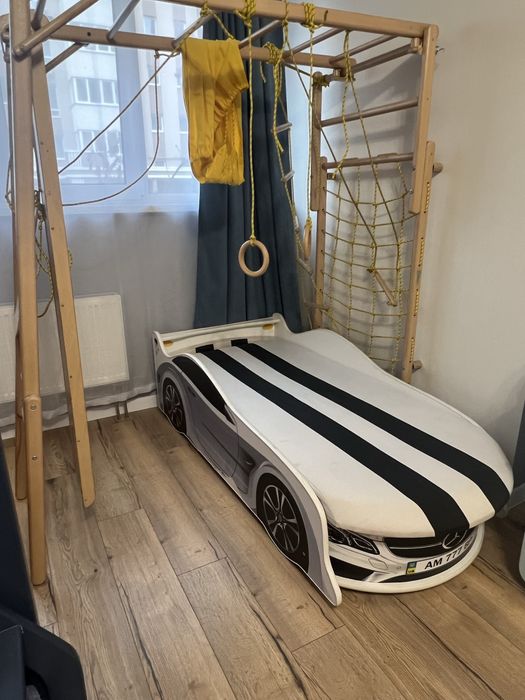 Продам дитяче ліжко-машинка