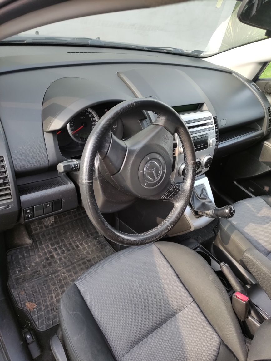 Samochód osobowy Mazda 5