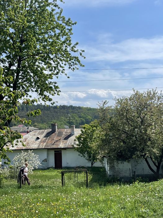 Дві земельні ділянки під забудову
