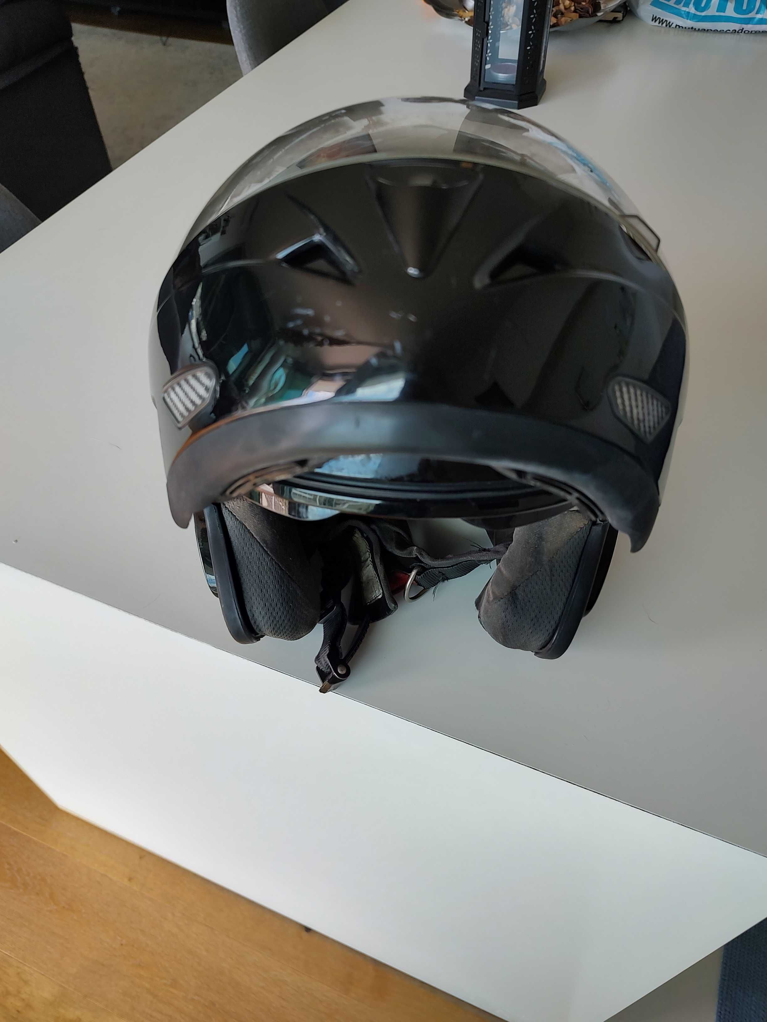 Capacete de Mota Airoh