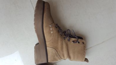 Botas de pele beje