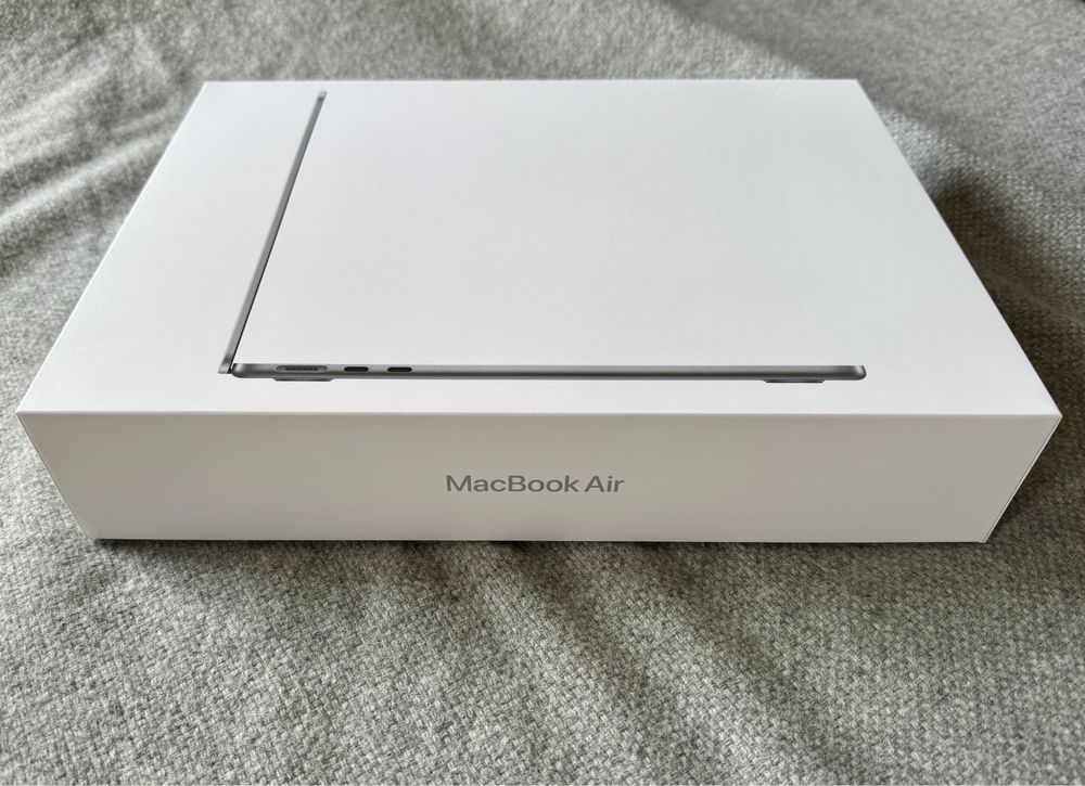 Pudełko od Macbook Air 13,6