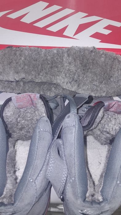 Тёплые кроссовки  Nike