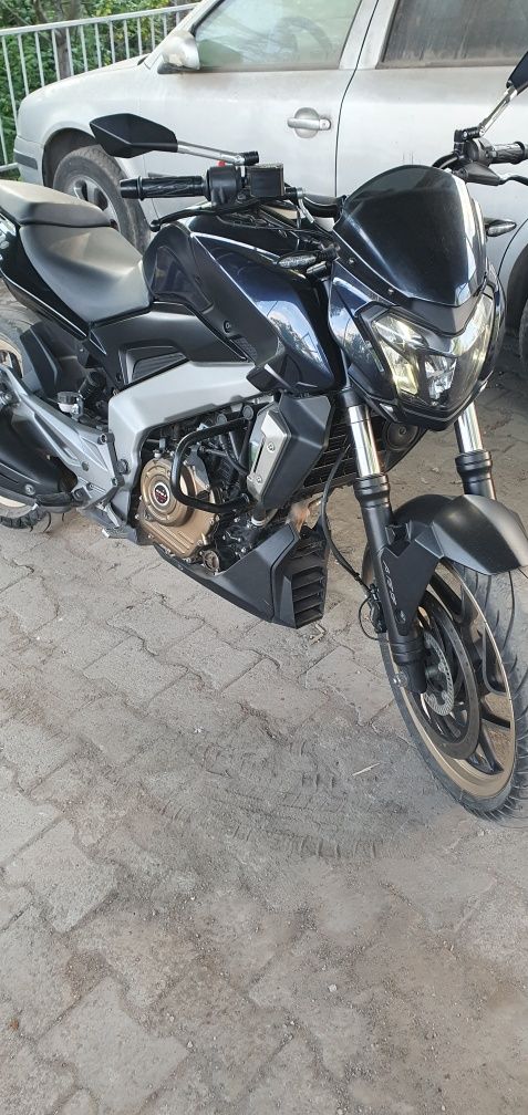 Bajaj dominar 400