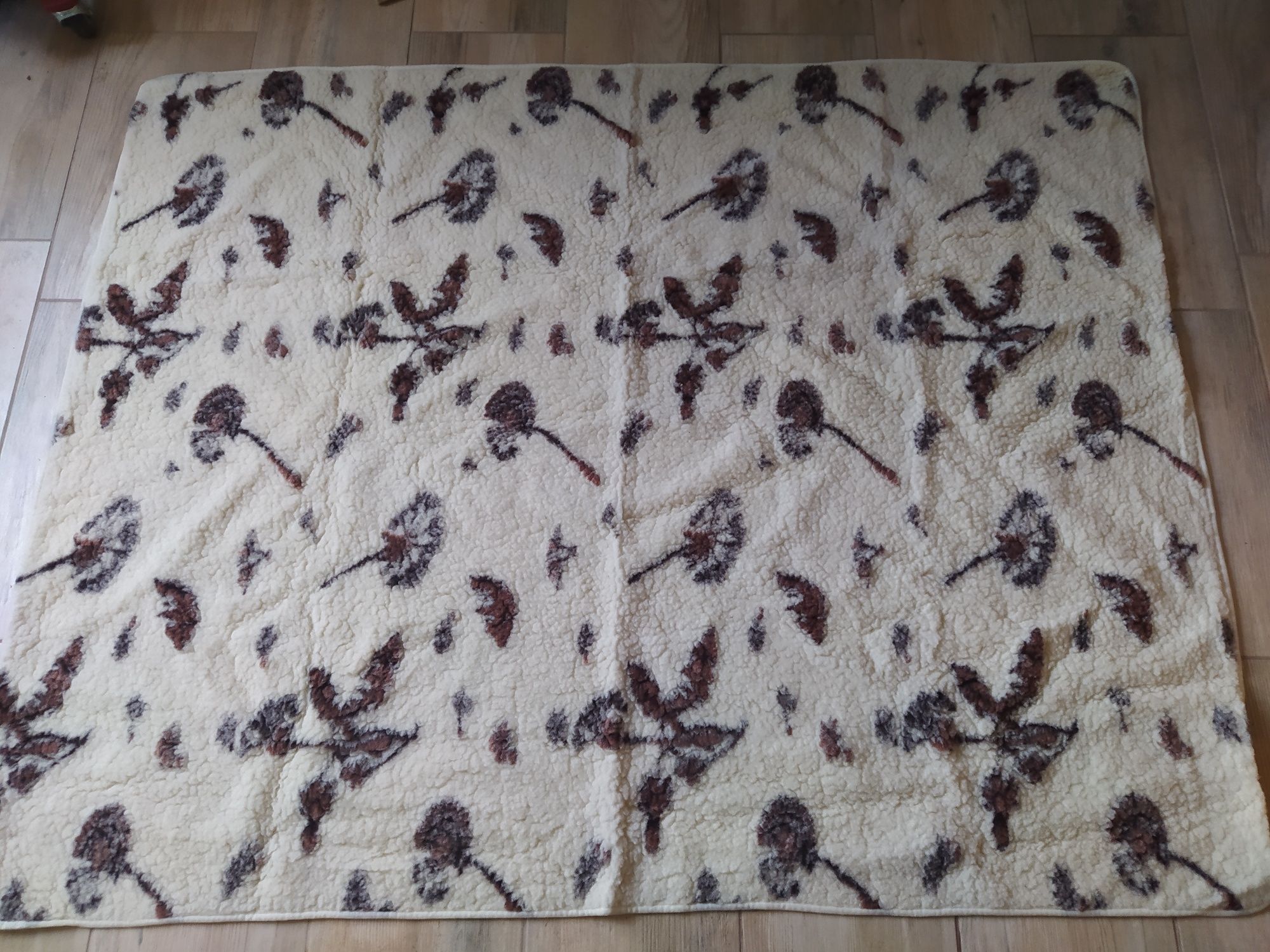 Lekki wełniany koc kocyk 150x190 cm