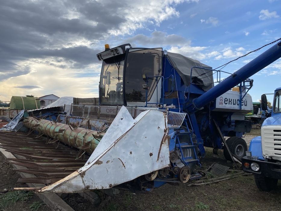 Комбайн Єнісей 950