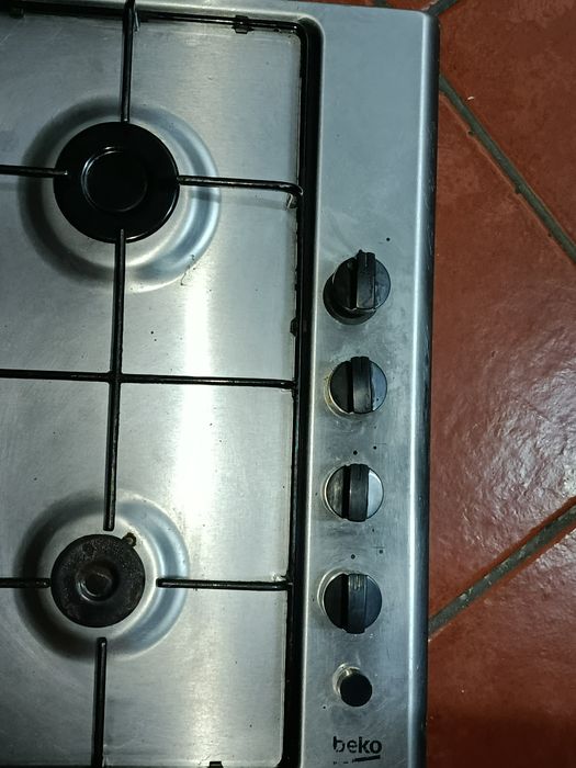 Fogão Beko de 4 bocas com isqueiro elétrico automático. SÓ 70€!!!