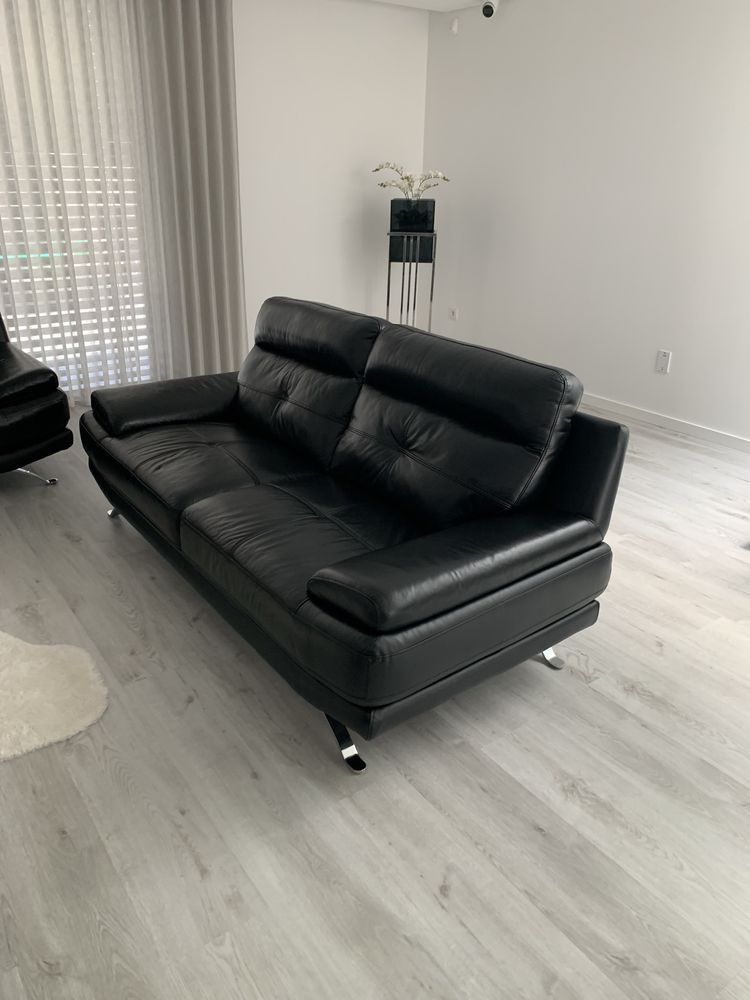 Sofas couro novos