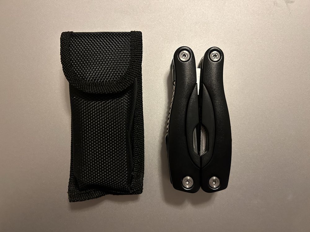 Multitool nowy plus pokrowiec.