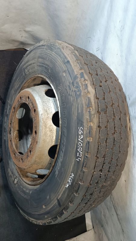 Koło Opona Felga 1x R22,5 Bridgestone U-ap 001, 275/70