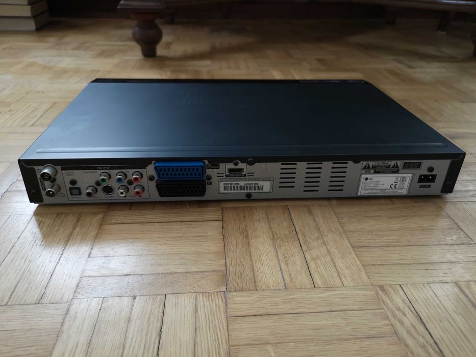 Odtwarzacz / Nagrywarka DVD LG RH388H