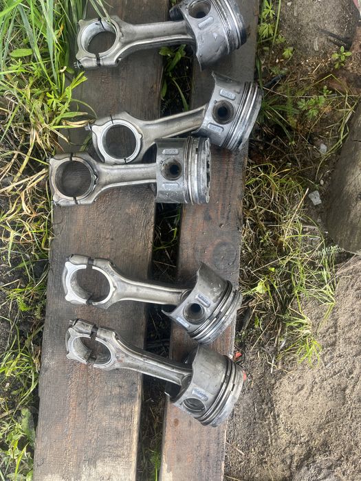 Шатун з поршнем 2.7 CDI OM612  jeep cheroke